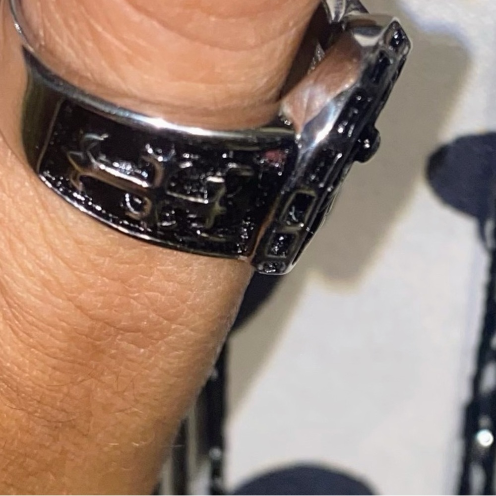 STAINLESS STEEL SILVER & BLACK CROSS OVAL RING - Picture 4 of 12